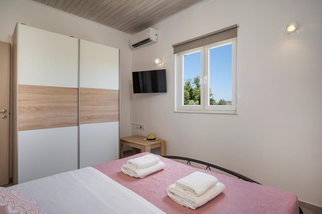 B&M Villas Metochi Siriliou Buitenkant foto